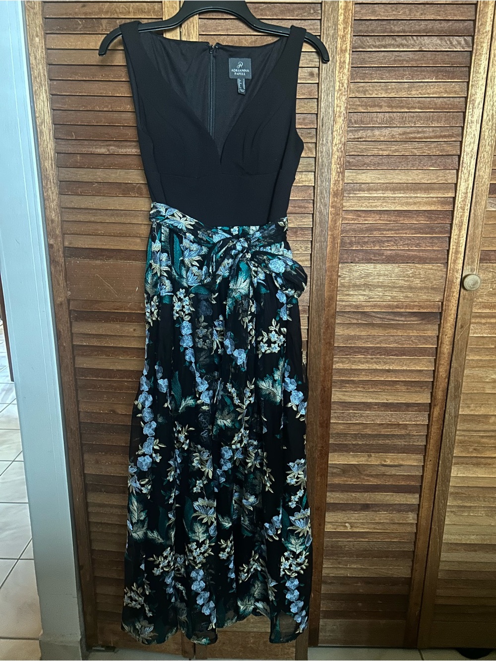 Black Sleeveless Dress with knitted Green/Blue Floral Skirt Sz 6